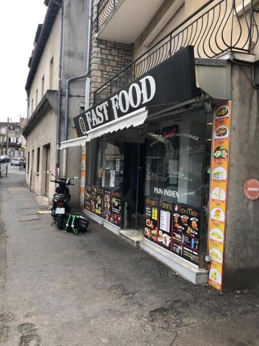 Logement A Brive Avec Terrasse Et Climatisation Pres Du Centre-Ville Et De La Gare - Fibre Internet Et Stationnements Gratuits Dış mekan fotoğraf