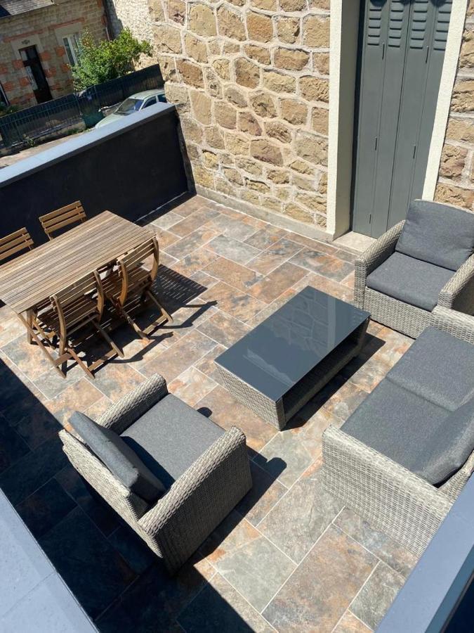 Logement A Brive Avec Terrasse Et Climatisation Pres Du Centre-Ville Et De La Gare - Fibre Internet Et Stationnements Gratuits Dış mekan fotoğraf